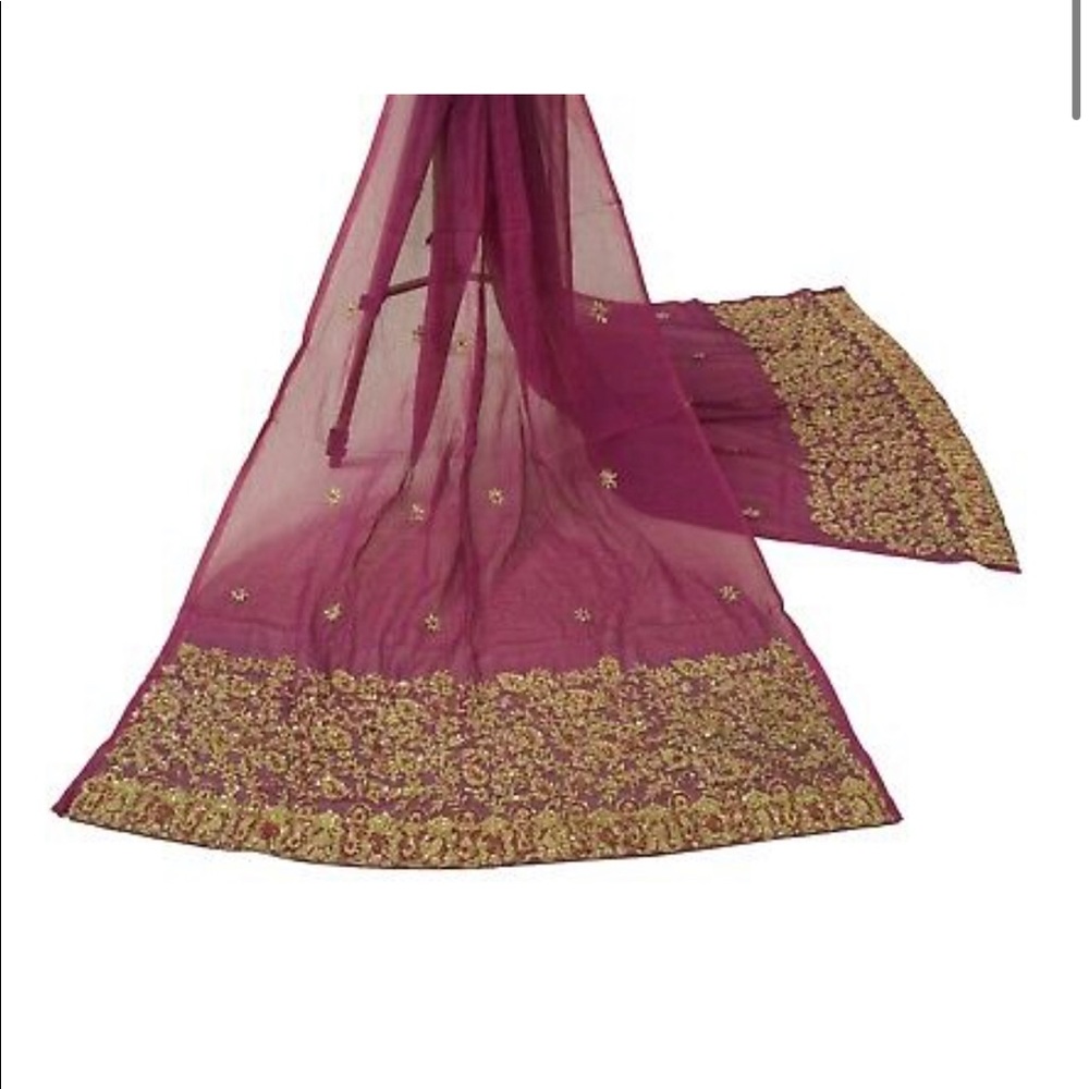 Beautiful Vintage Dupatta - Magenta